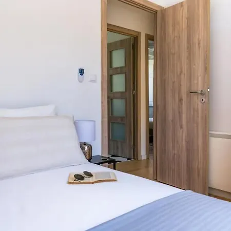 Notable Trendy Flats @ Apartman