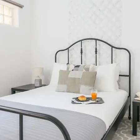 Notable Trendy Flats @ Apartman Sintra
