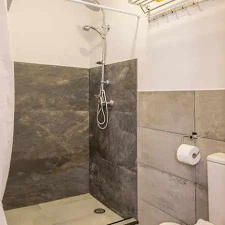 Notable Trendy Flats @ Apartman