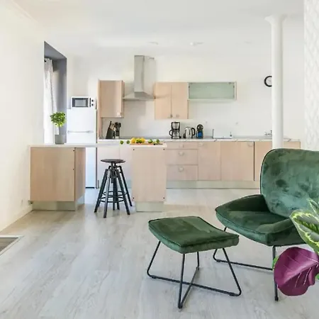 아파트 Notable Trendy Flats @ 신트라