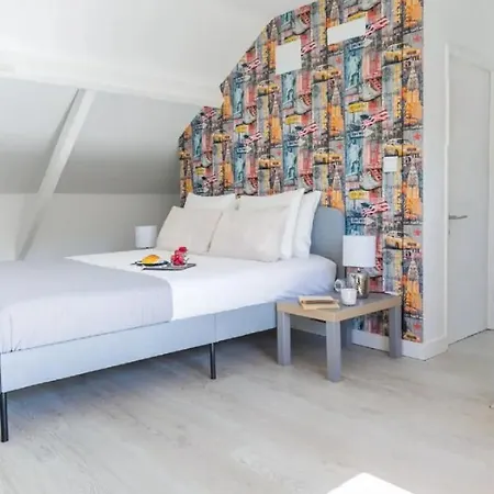 Notable Trendy Flats @ Apartman